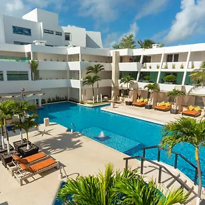 Flamingo Hotel